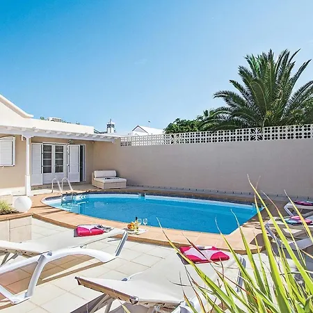 Villa Puerto Del Carmen Sleeps 5 Air Con Wifi