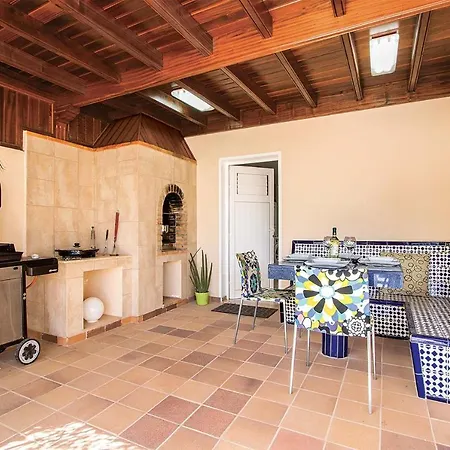 Puerto Del Carmen Sleeps 5 Air Con Wifi Willa